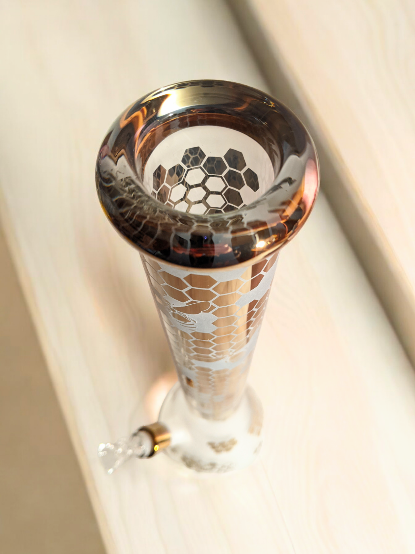 18" Bee Hive Sandblasted Beaker